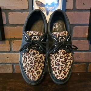 Tuk leopard vegan sneakers Size womans 8 mens 6